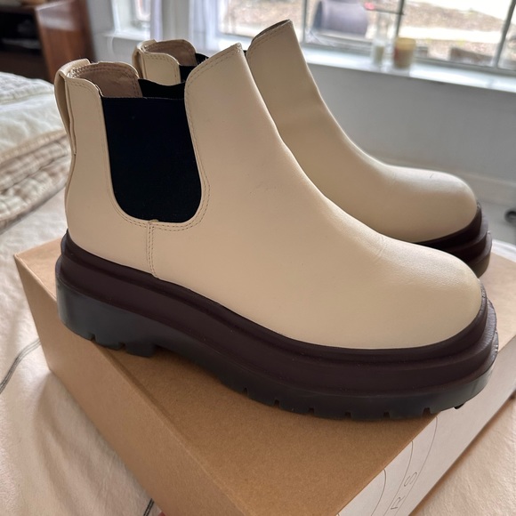 UO Chunky Chelsea Platform Boot Size 9 - Picture 7 of 13